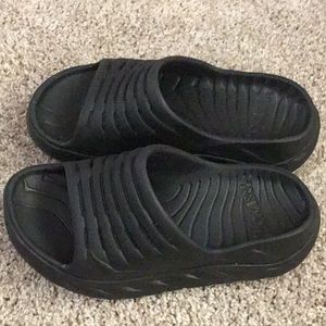 Like New Hoka recovery slide